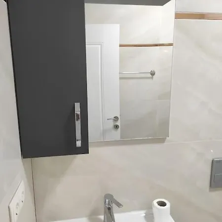 Aylik /sezonluk Kiralik 1+1 Klimali Yeni Dairede *